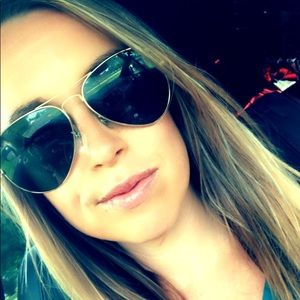 Meet your Posher, Bobbi